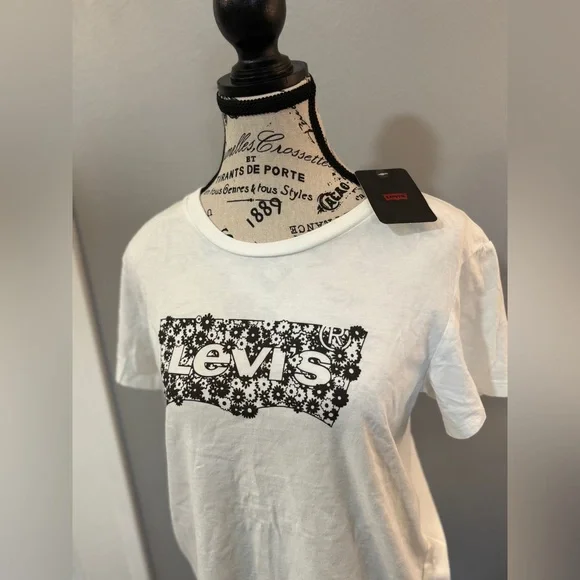 NWT Levi’s Women’s Graphic Logo Tee – White Floral - Picture 5 of 7